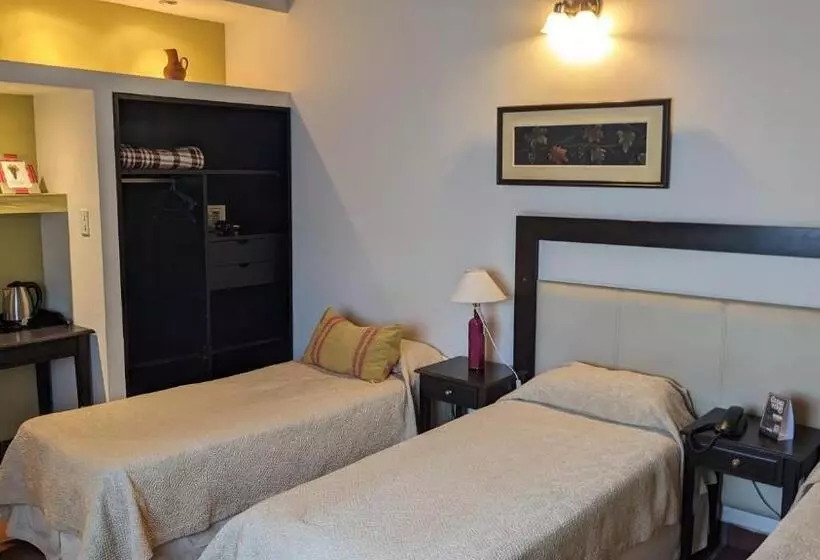 اتاق سوپریور سه تخته, Delvino Boutique