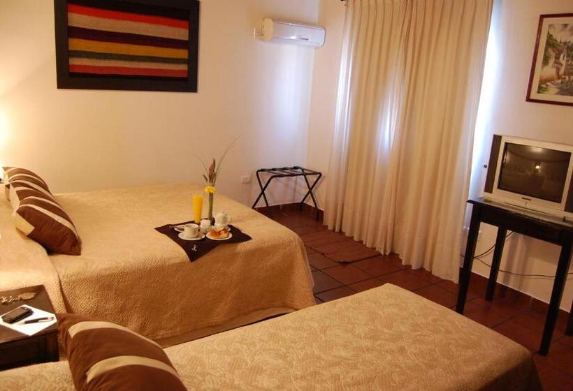 수피리어 트리플 룸, Delvino Boutique