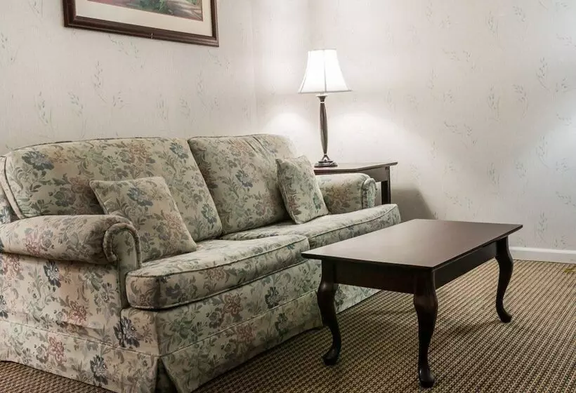 スイート, Econo Lodge & Suites