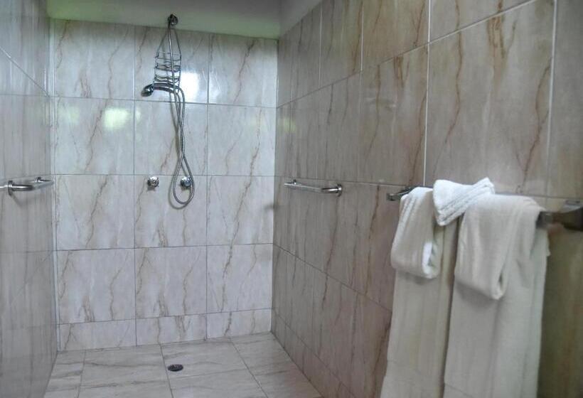 استودیوی لوکس, Lighthouse Inn 2