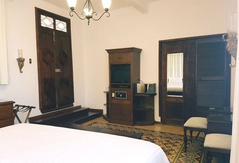 جناح جونيور, Mi Solar