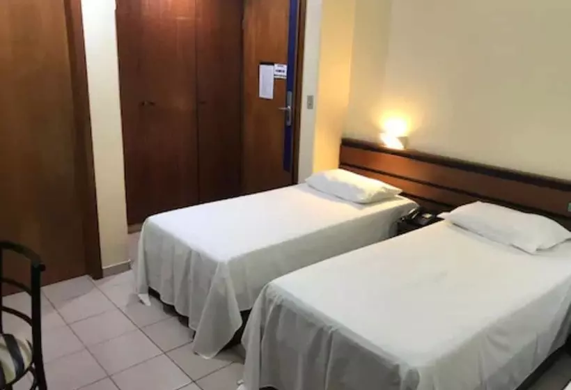 اتاق استاندارد سه نفره, Oft Plaza Oeste
