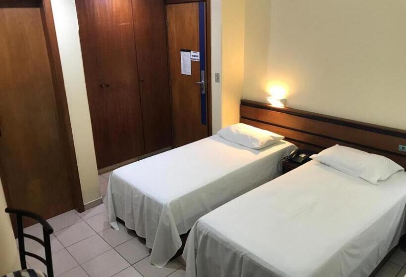 スタンダードトリプルルーム, Oft Plaza Oeste