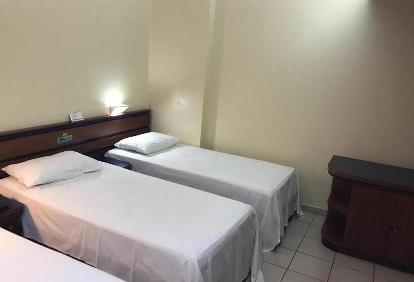 スタンダードトリプルルーム, Oft Plaza Oeste