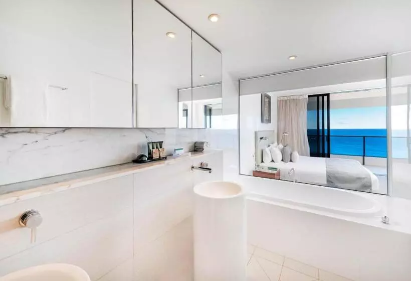 2 Bedroom Premium Apartment Sea View, Peppers Broadbeach