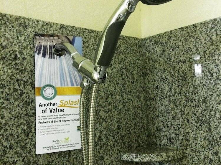 غرفه قياسيه سريرين مزدوجين, Quality Inn Richmond Hill  Savannah I95