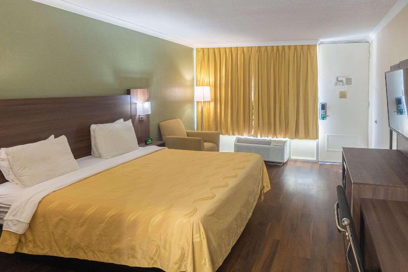 غرفة قياسية سرير كينج, Quality Inn Richmond Hill  Savannah I95