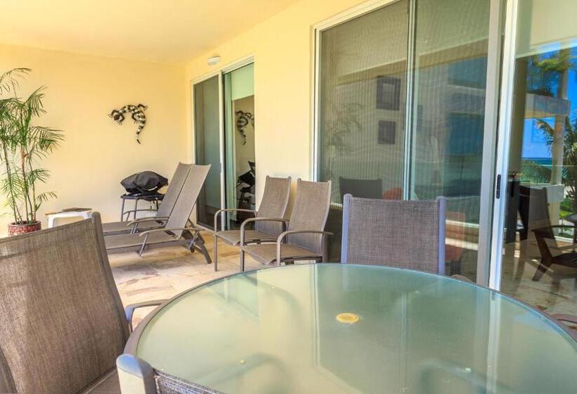 带2个卧室带海景的公寓, The Elements Oceanfront & Beachside Condo