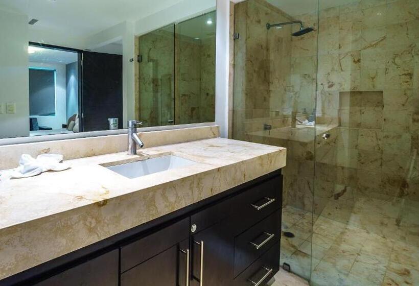 带1个卧室的顶楼公寓, The Elements Oceanfront & Beachside Condo