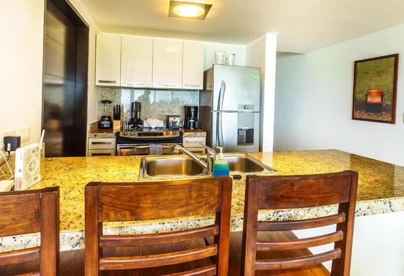 带1个卧室的顶楼公寓, The Elements Oceanfront & Beachside Condo