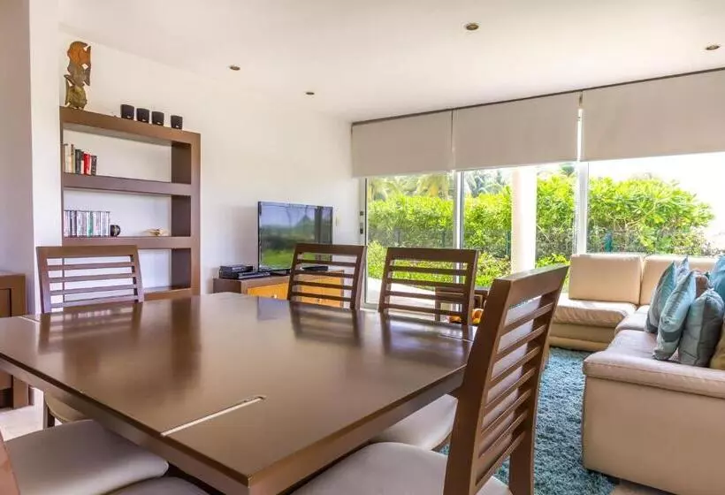 プールの見える1ベッドルームアパートメント, The Elements Oceanfront & Beachside Condo