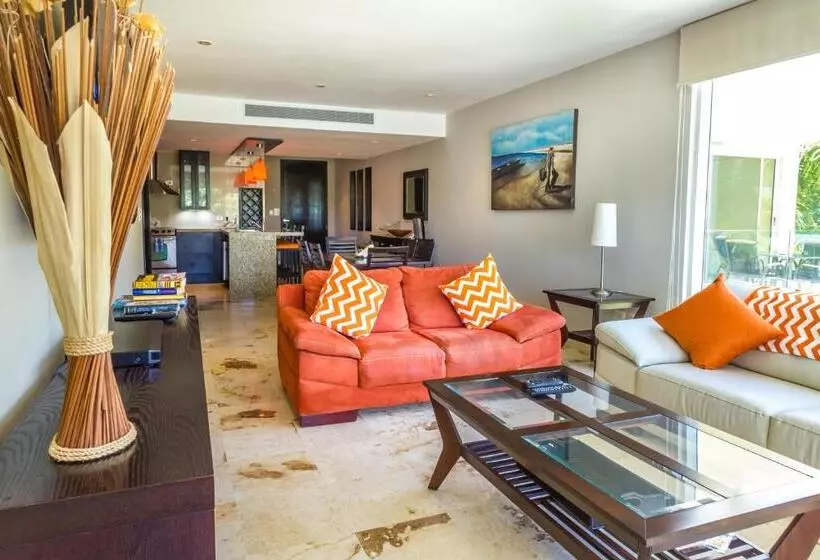 プールの見える1ベッドルームアパートメント, The Elements Oceanfront & Beachside Condo