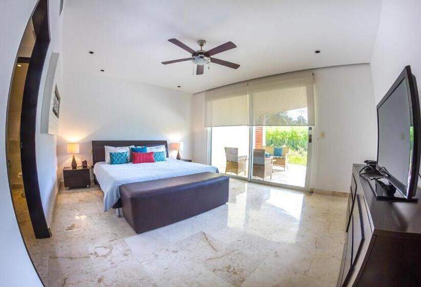 带2个卧室带海景的公寓, The Elements Oceanfront & Beachside Condo