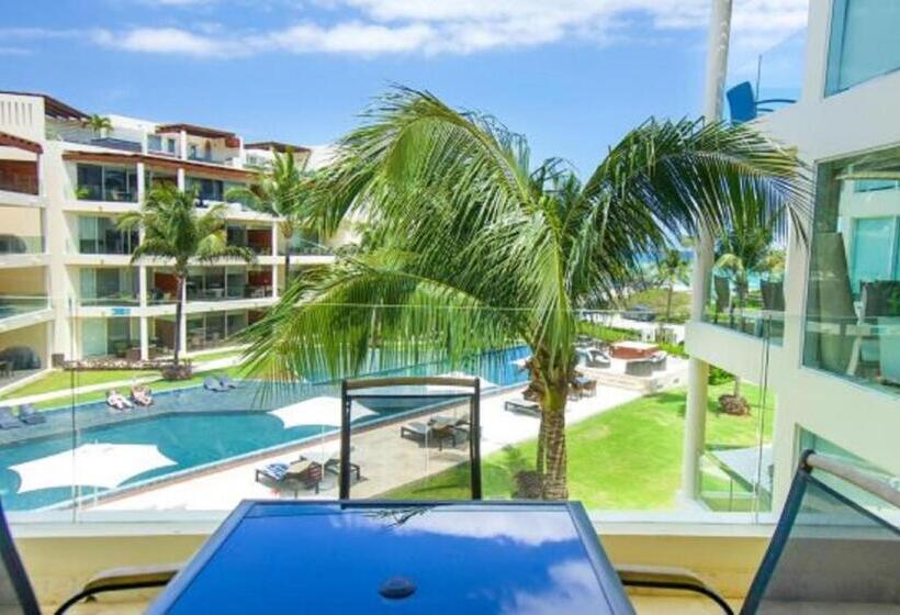 带2个卧室带海景的公寓, The Elements Oceanfront & Beachside Condo