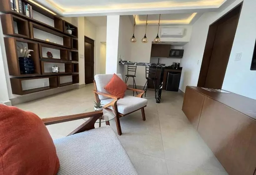 استودیوی لوکس, Marisol Hotel Boutique