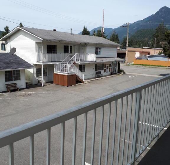 クイーンサイズベッドのスタンダードルーム, Park Motel