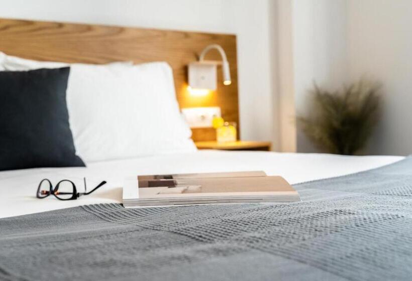 小型套房带阳台, Melo Athens