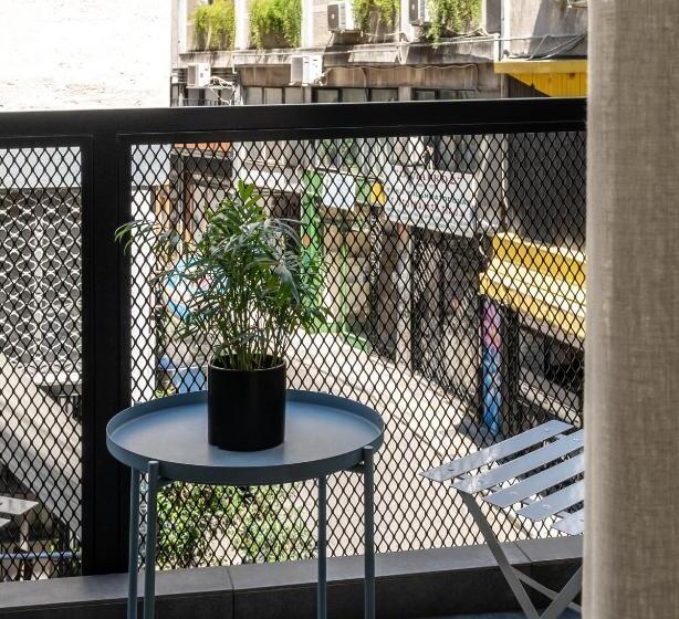 小型套房带阳台, Melo Athens