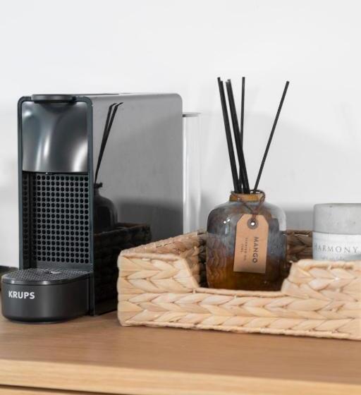 小型套房带阳台, Melo Athens