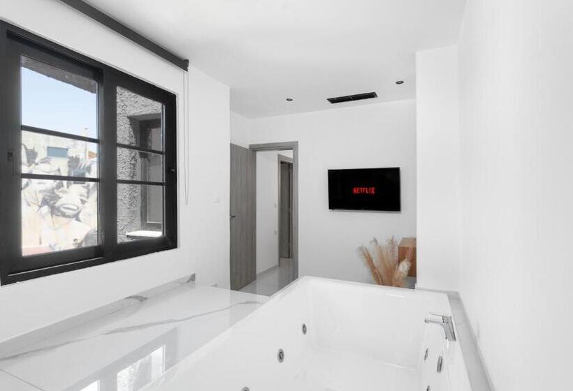 豪华套房, Melo Athens