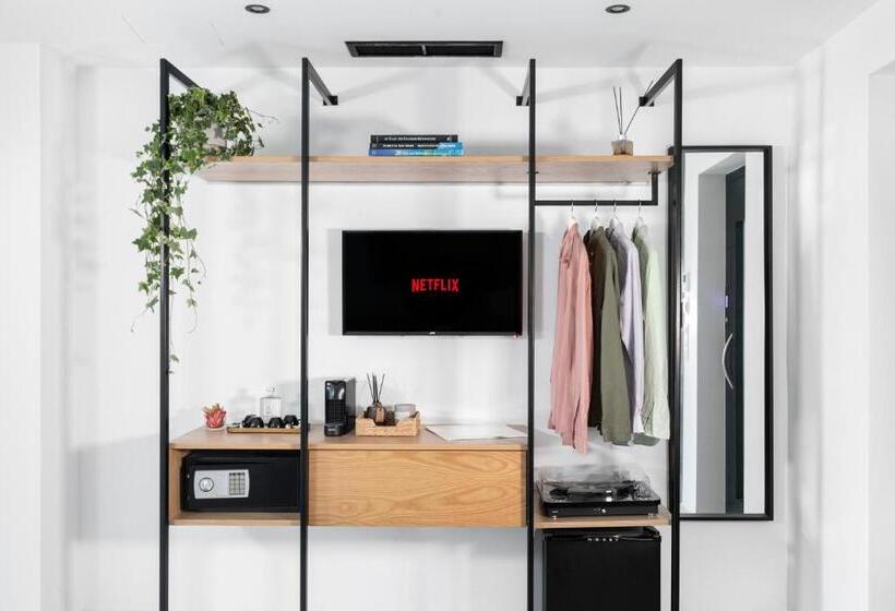 带露台的套间, Melo Athens