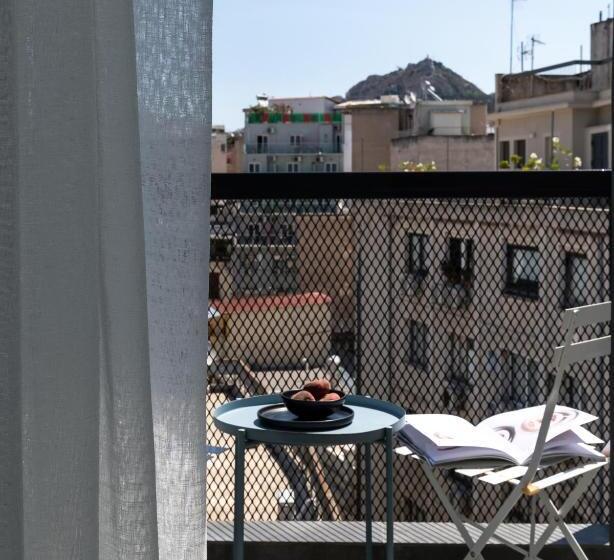 带露台的套间, Melo Athens