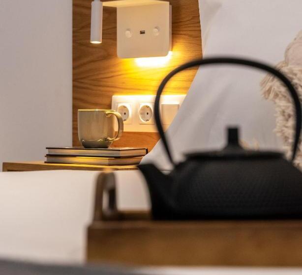 豪华套房, Melo Athens