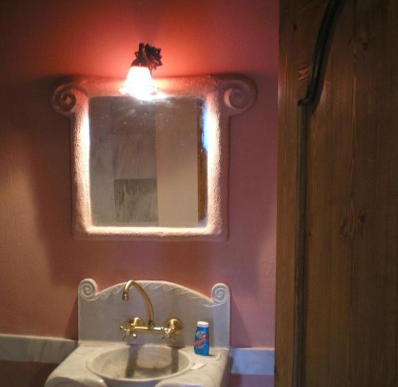 四人标准间, Petradi1873