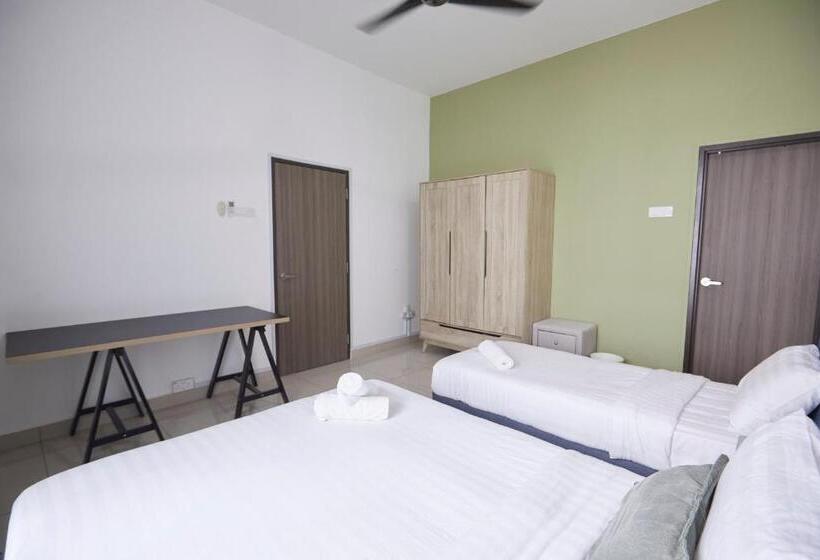 غرفة قياسية ثلاثية مطلة علي الحديقة, Desaru Arcadia Villa By Convergence