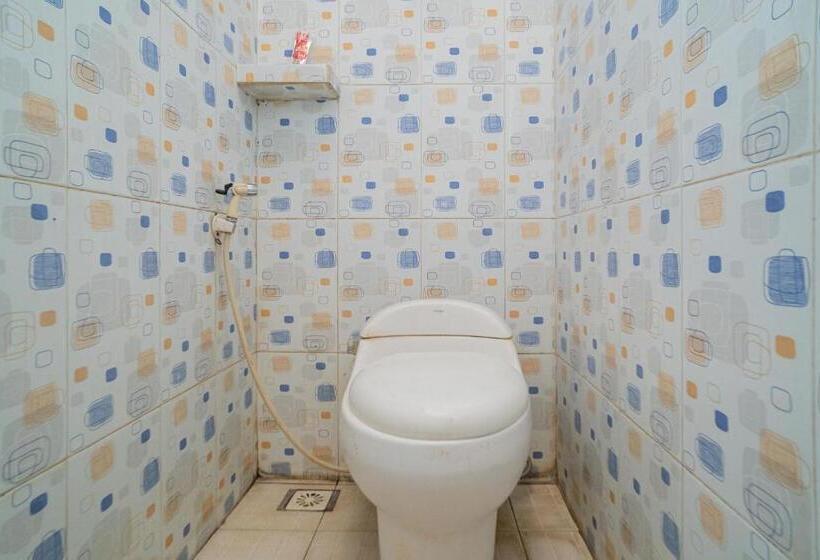 エコノミールーム, Reddoorz At Oro Oro Ombo Batu