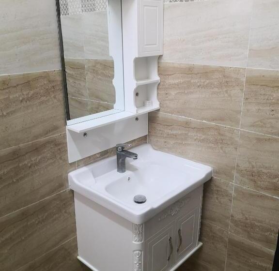 اتاق راحتی سه تخته, Turtle Guest House