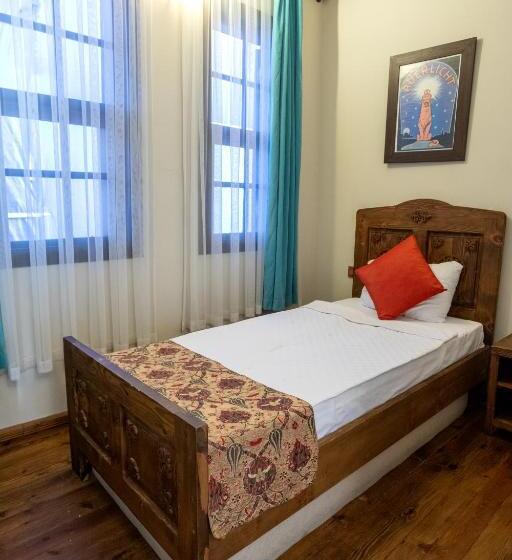 اتاق استاندارد, Old House Hotel&pub