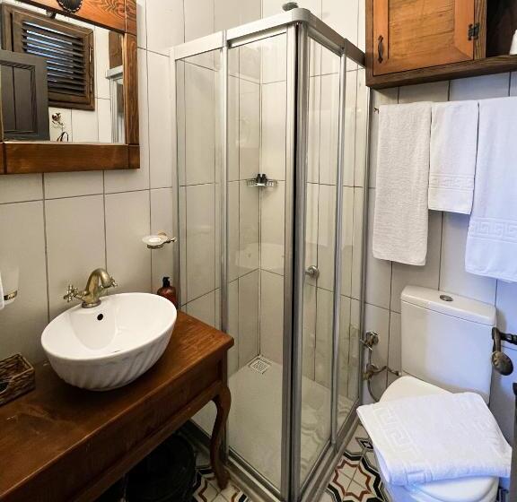 اتاق استاندارد, Old House Hotel&pub