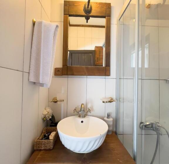 اتاق استاندارد, Old House Hotel&pub