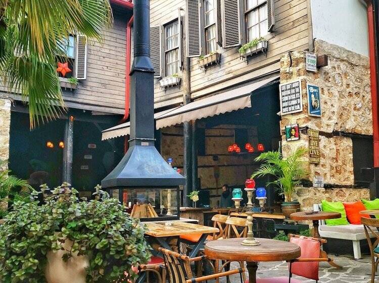 اتاق استاندارد, Old House Hotel&pub