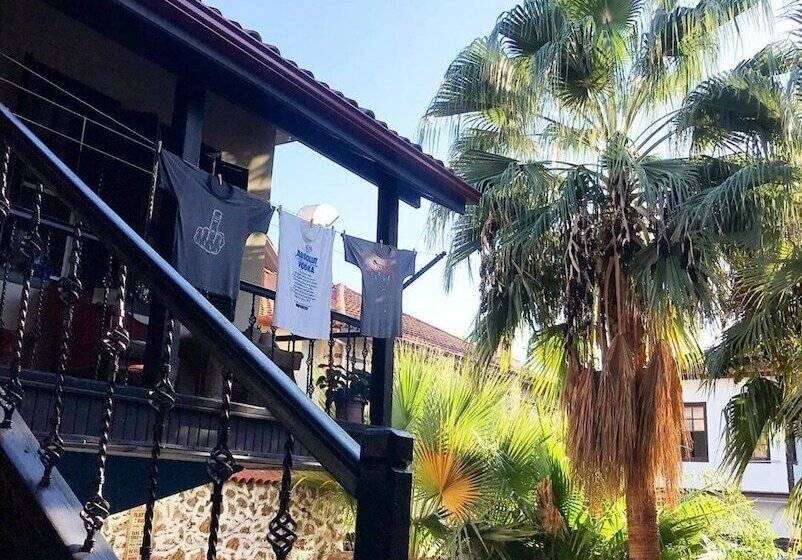 اتاق استاندارد, Old House Hotel&pub