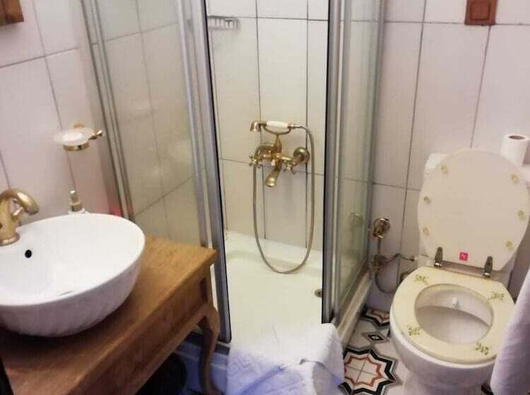 اتاق استاندارد, Old House Hotel&pub