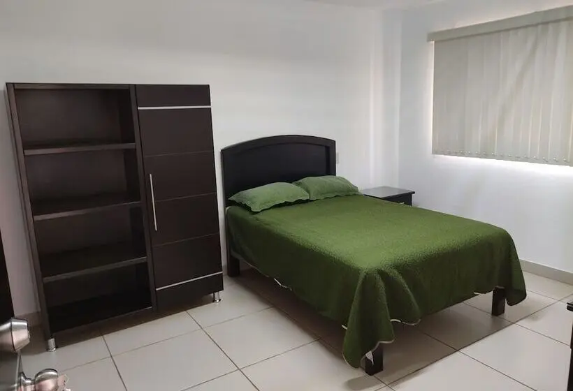 Standardzimmer, El Origen