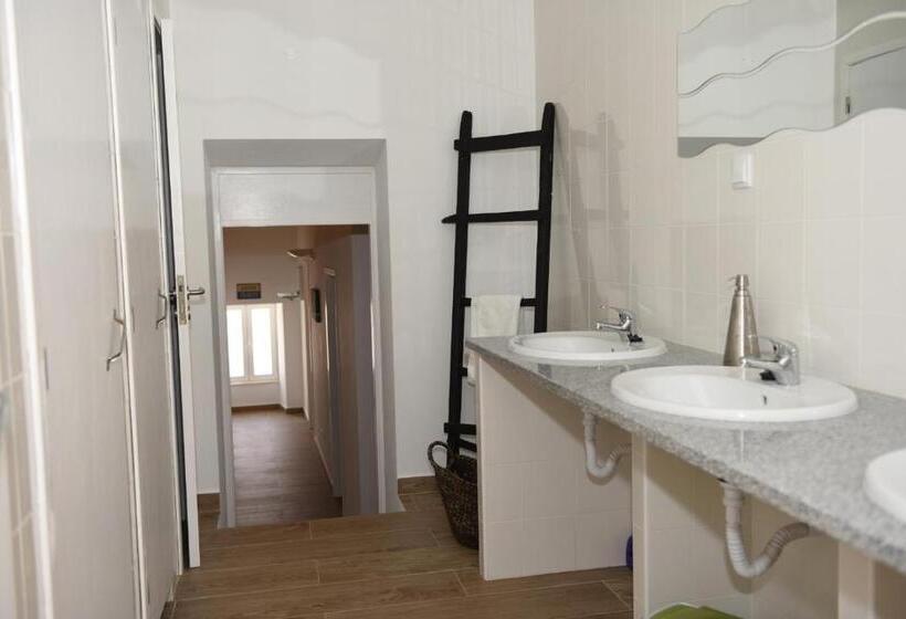 سرير فى غرفة مشتركه, Horta Do Vale   Nature House