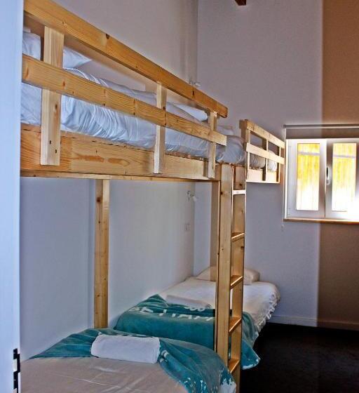 سرير فى غرفة مشتركه, Horta Do Vale   Nature House