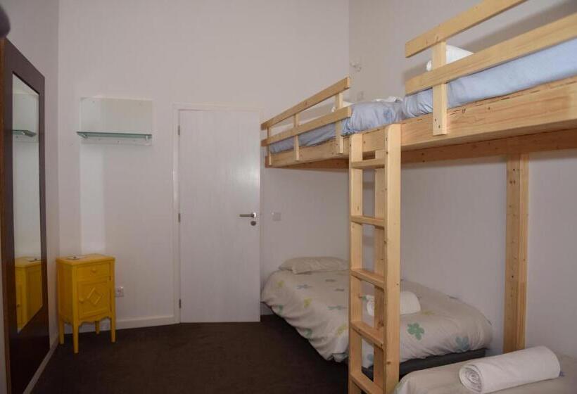 سرير فى غرفة مشتركه, Horta Do Vale   Nature House