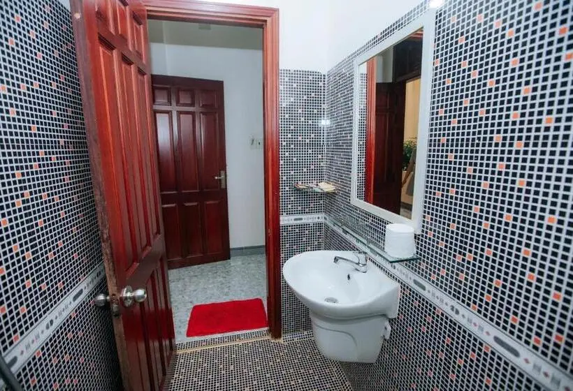 اتاق استاندارد چهار تخته, Nhà Nghỉ Kim Lài   đối Diện Bệnh Viện Tỉnh Gia Lai  132 Tôn Thất Tùng