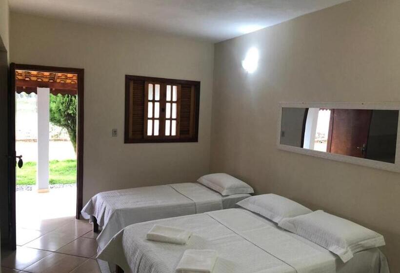 غرفة قياسية ثلاثية, Pousada Esperança