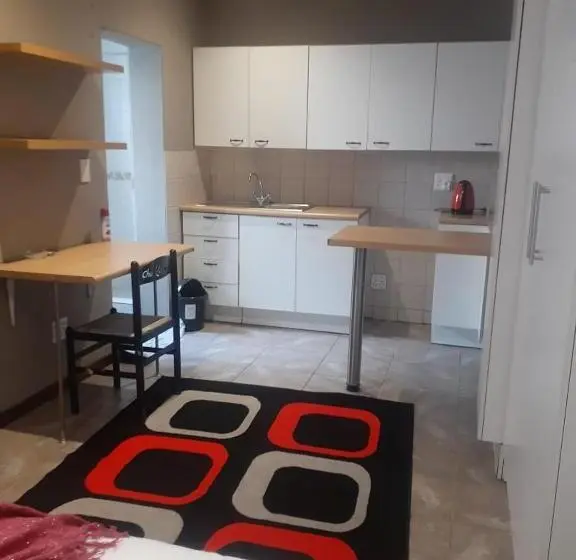スタンダードルーム, Sasha Guest House