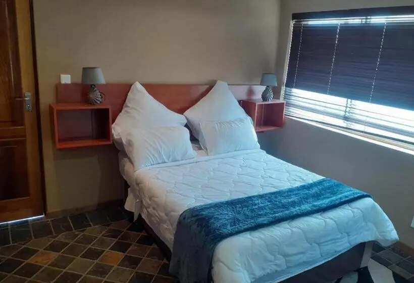 スタンダードルーム, Sasha Guest House