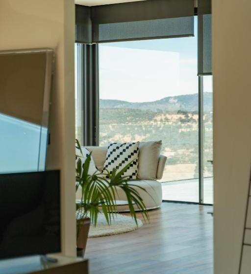 سوییت اجرایی, Es Desconecta2