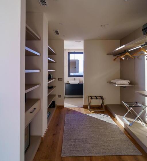 سوییت اجرایی, Es Desconecta2