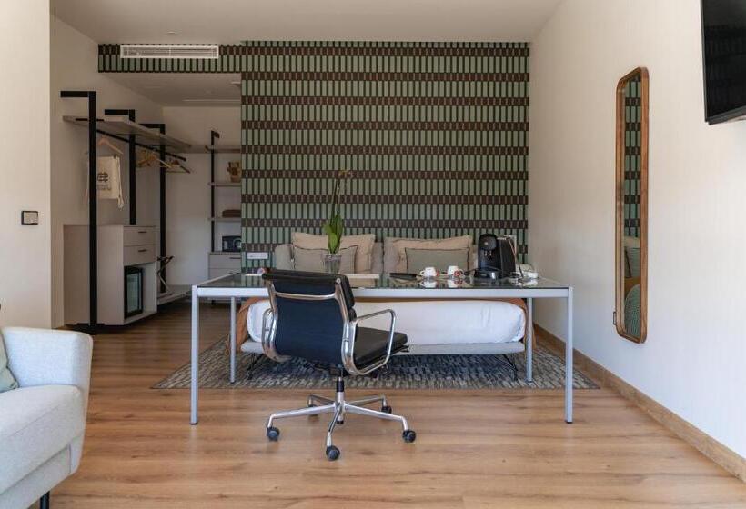 اتاق پریمیوم چهارنفره, Es Desconecta2