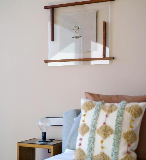 اتاق لوکس, Es Desconecta2