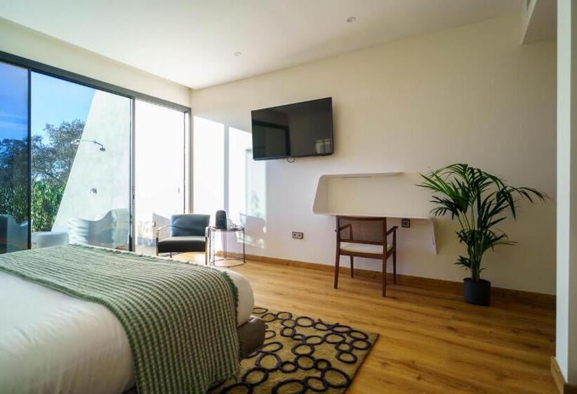 سوئیت با وان آب گرم, Es Desconecta2